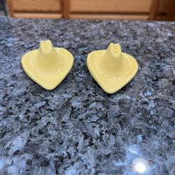 Vintage Cowboy Hat Salt and Pepper.  Color Yellow.  Preowned 