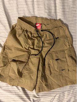 Nike Men’s Woven Cargo Shorts – Khaki/Tan – Size Xs