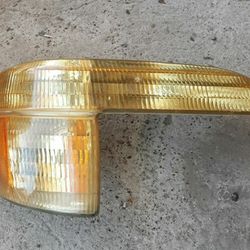 Ford EXPLORER LIGHT FIXTURE 1995
