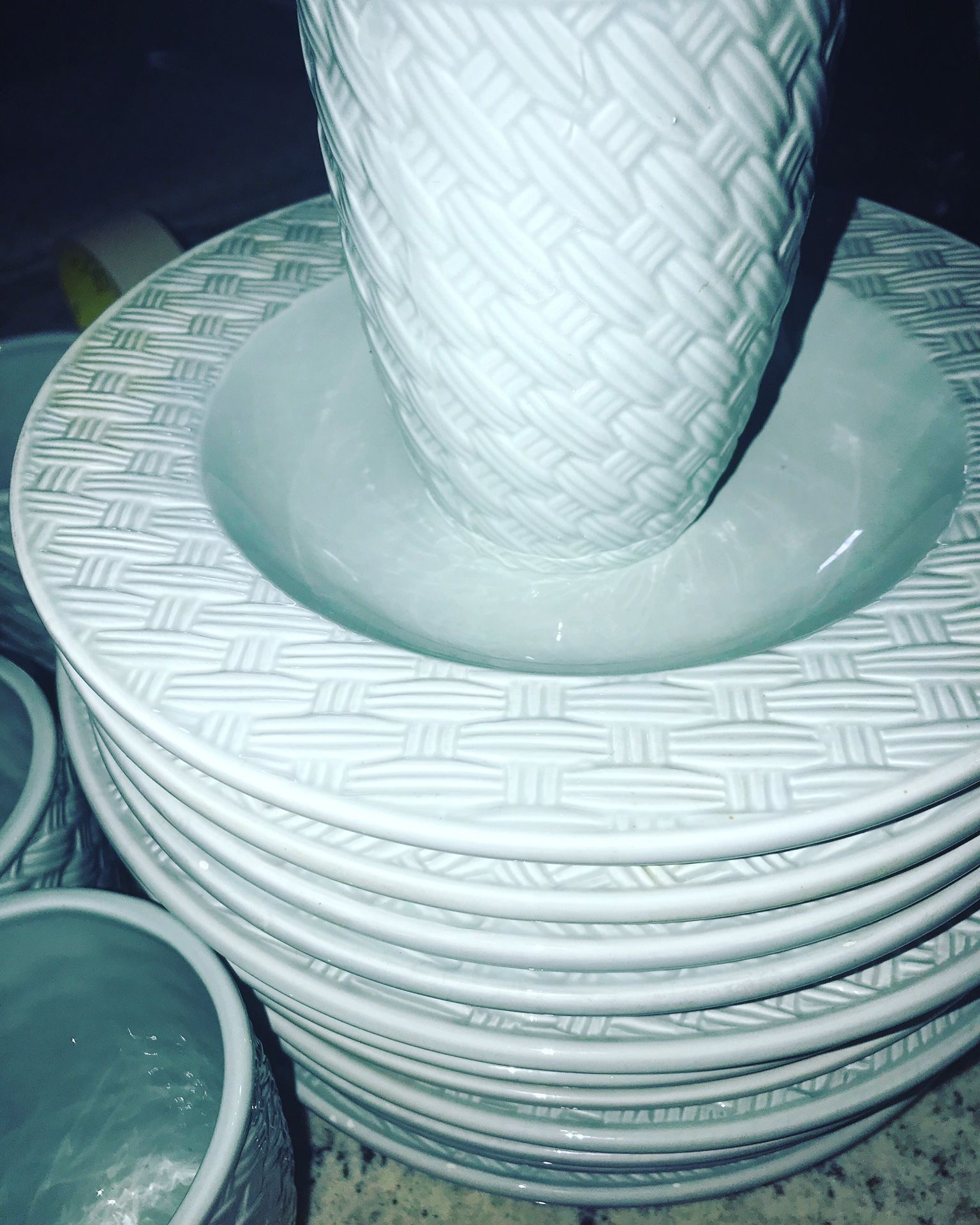 Plates/Cups/Bowls