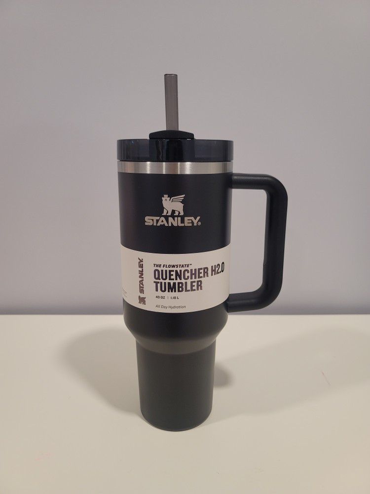 Stanley 40oz Tumbler for Sale in Los Angeles, CA - OfferUp