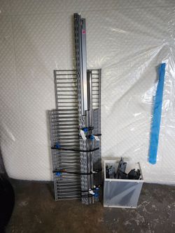Rubbermaid closet shelf track system