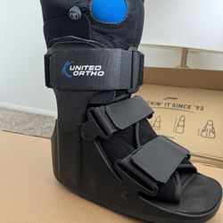 United Ortho Short Air Cam Walker Fracture Boot, Size S/M, Black
