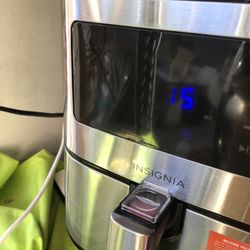 Brand New Open Box Insignia Air Fryer 5qt Size  