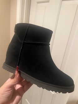 Uggs wedges size 7