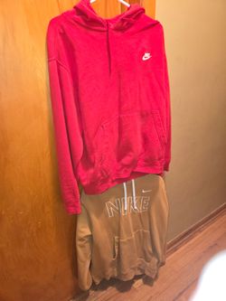 Men's hoodies SZ.XL barley worn great shape $25 each FIRM$$$ Parma pu
