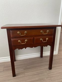 Side cabinet