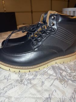 Steve Madden black boots