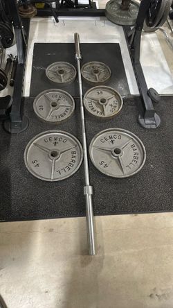 Olympic weight set with 7’ bar.