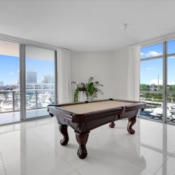 Berner Billiards - 7ft Elegant, Slate And Classic Pool Table With Cues, Balls And Chalk