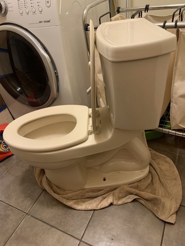 Toilet bowl American Standard 6.0 lpf/1.6 gpf beige for Sale in