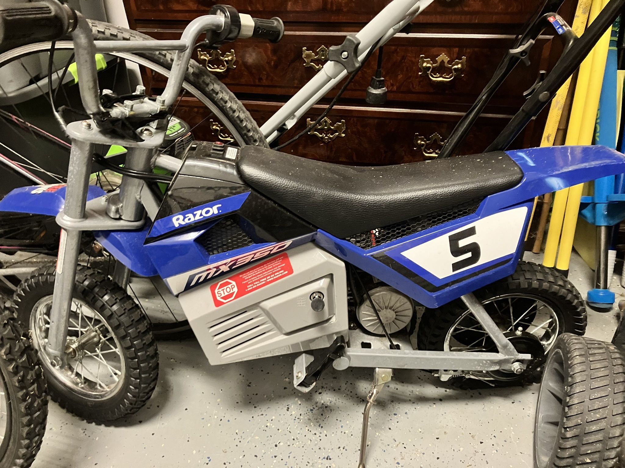 RAZOR 40V Electric Motorcycle (kids 4 to 11)