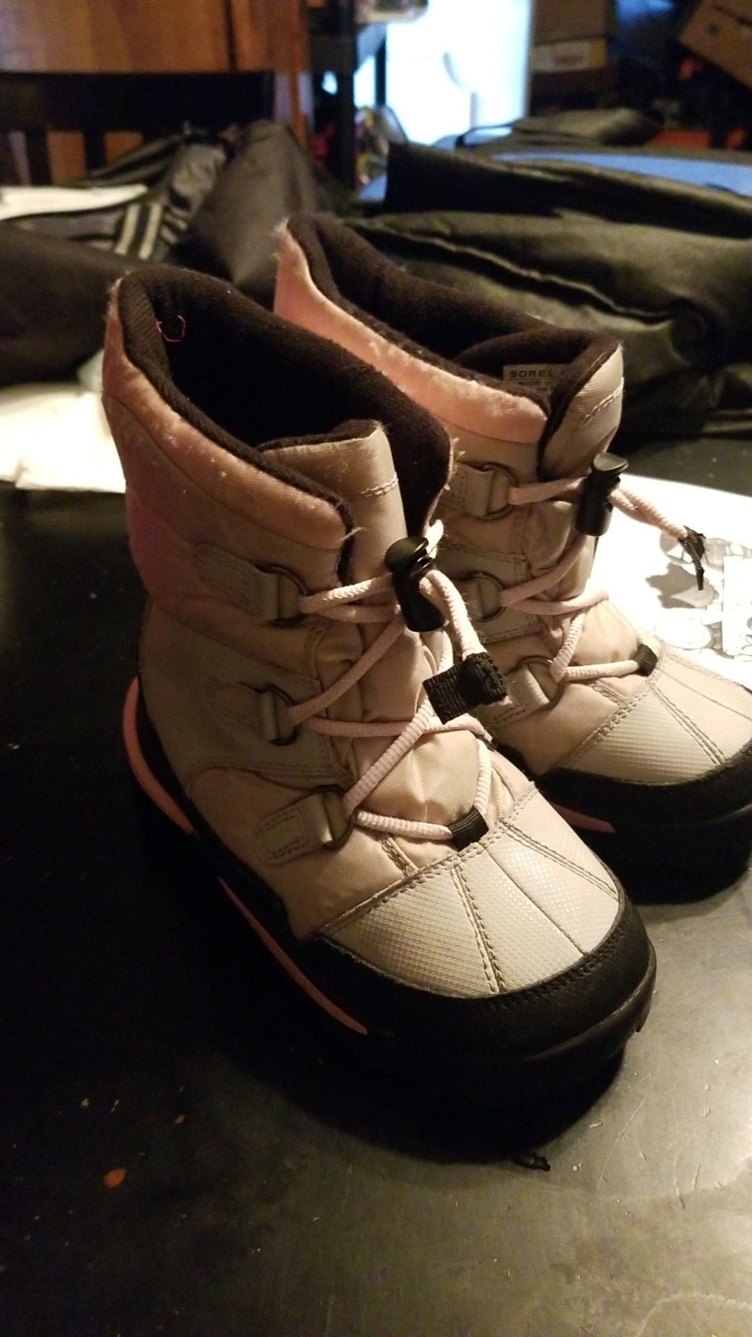 Sorely kids snow boots make an offer
