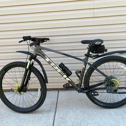 Trek marlin 6 gen 3 bike
