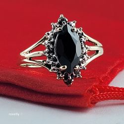 10K Yellow Gold Onyx and Genuine Diamond Ring Size 6 - Solid Gold!/ Anillo de Oro con Ónix y Diamantes! 👌🎁Post Tags: 10K 14K