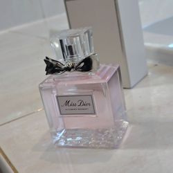 Ms Dior perfume