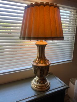 Vintage MCM Hollywood Regency Table Lamp