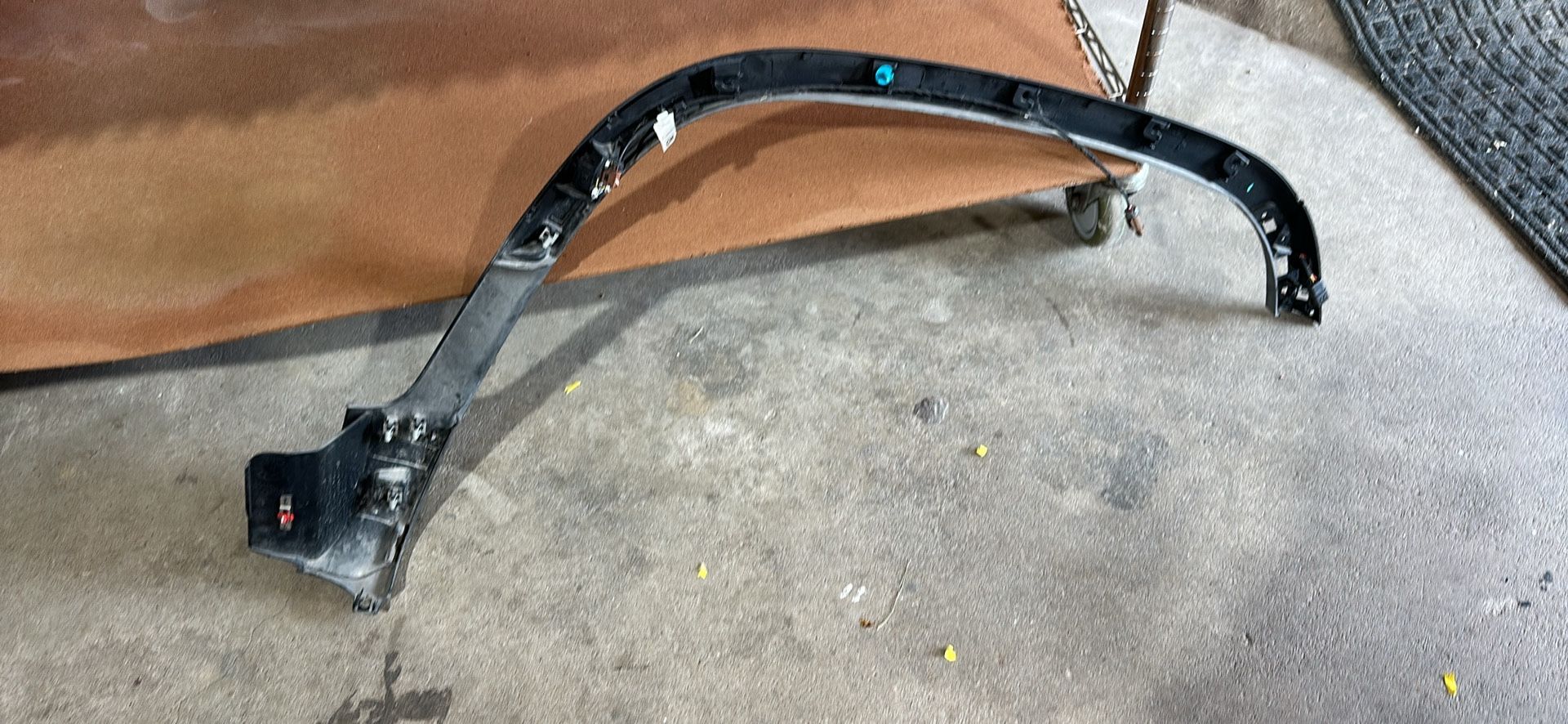 2022-2026 Rivian R1T R1S Right Front Fender Arch Flare w/Camera PT00015993-M OEM