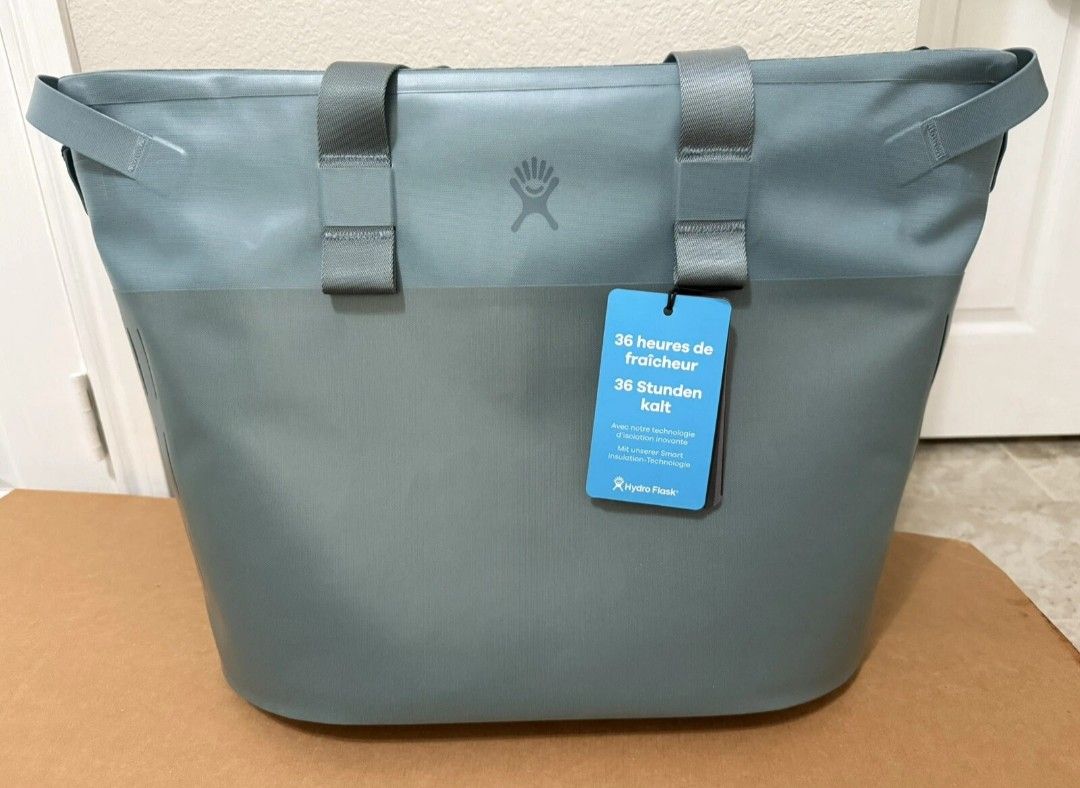 *NEW W/TAGS* Hydro Flask26 L Soft-sided Cooler