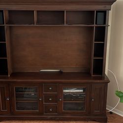 TV Cabinet With Detachable Shelving