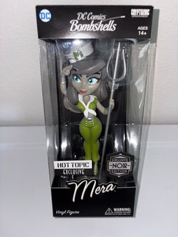 Mera DC Bombshells Exclusive Noir Edition Vinyl Figure 8” Scale