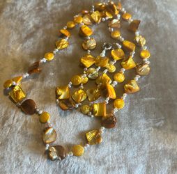 Mother of Pearl / Shell Necklace