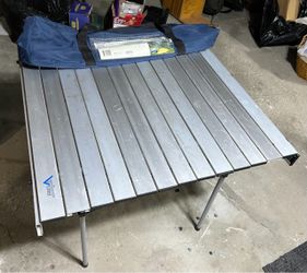 Tailgate table