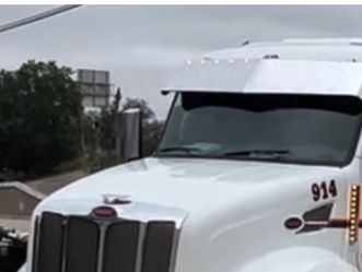 579 Peterbilt visor