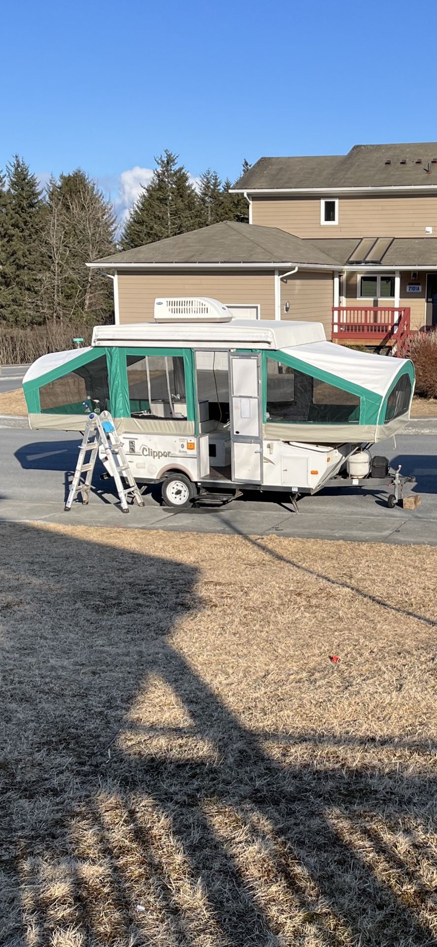 2005 Coachmen Clipper