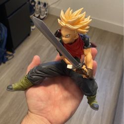 Trunks Statue 