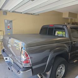 Ranch Fiberglass Tonneau Cover - 2005-2015 Toyota Tacoma (5ft Bed)