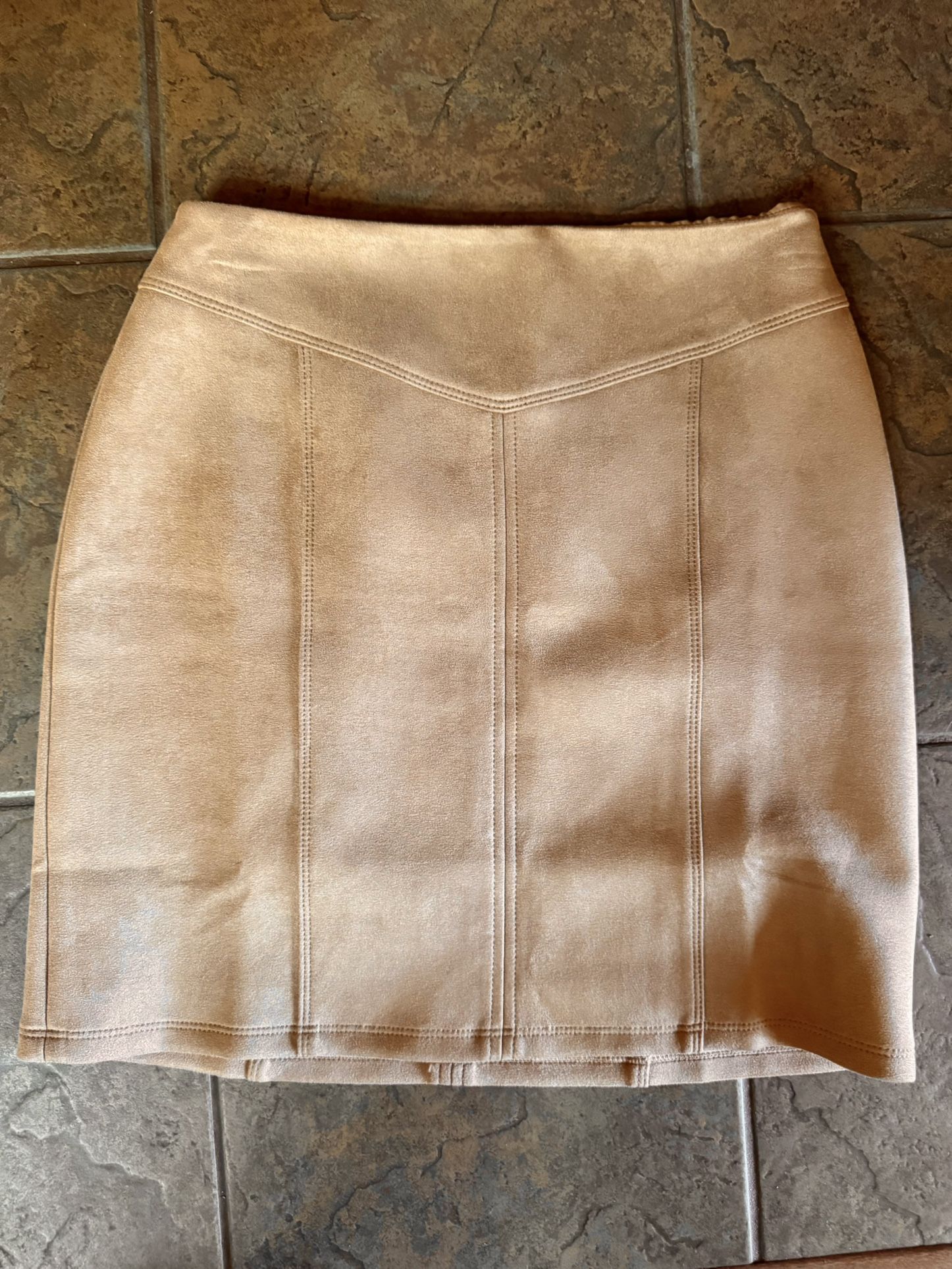 White House Black Market Womens Camel Tan Brown Faux Suede Mini Skirt Size 2 EUC