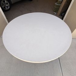 Round Table