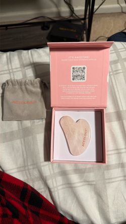 Gua sha face