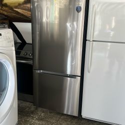 Midea Stainless Steel Bottom Freezer Refrigerator 