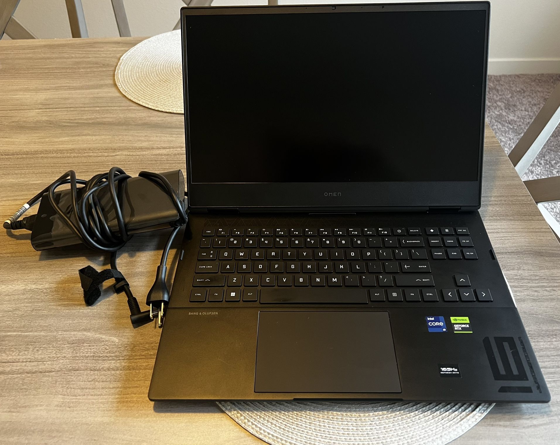HP OMEN - 16.1" QHD Gaming Laptop - 12th Gen Intel Core i9-12900H - 16GB Memory - NVIDIA GeForce RTX 3060 Laptop GPU - 1TB SSD - Shadow Black