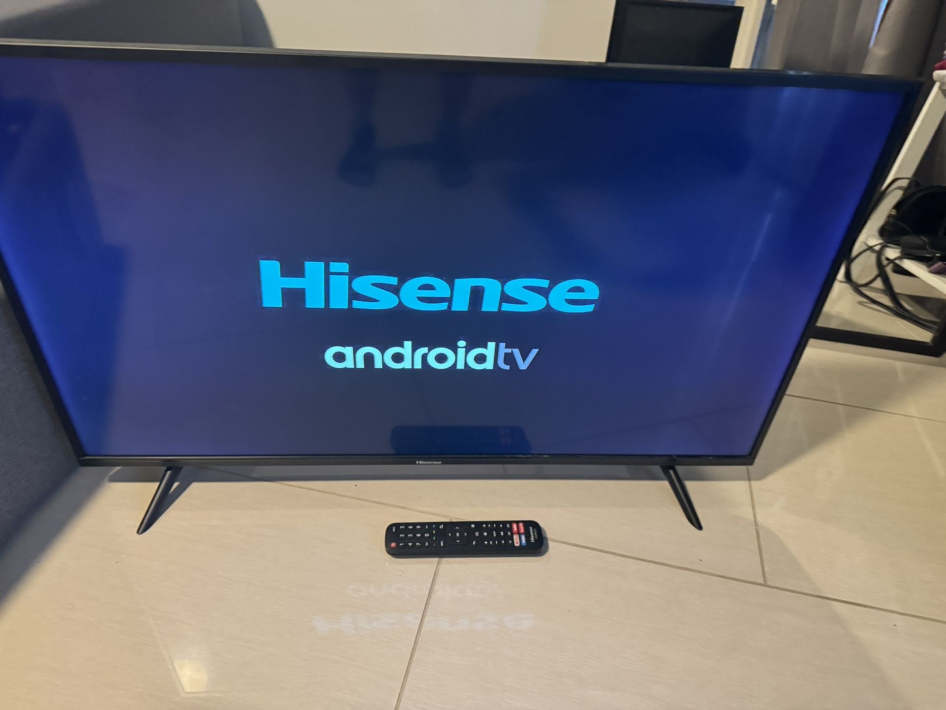 Hisense 40 inch smart Tv