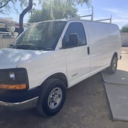 2005 CHEVROLET 2500 HD CARGO VAN COLD A/C RUNS AND LOOKS GREAT