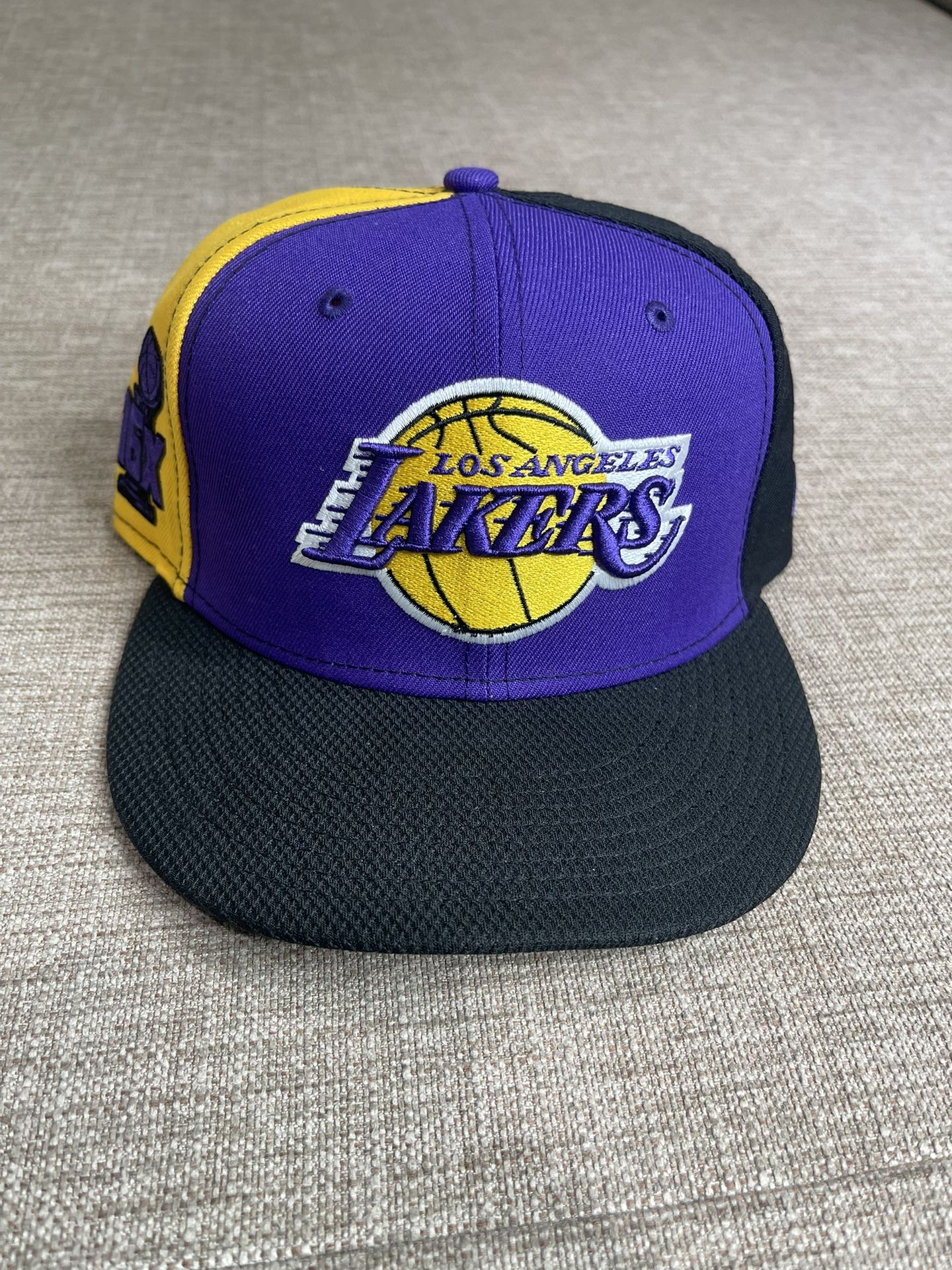 Los Angeles Lakers Vintage 16X Championship Cap