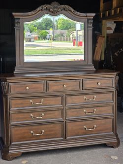 DRESSER WITH MIRROR