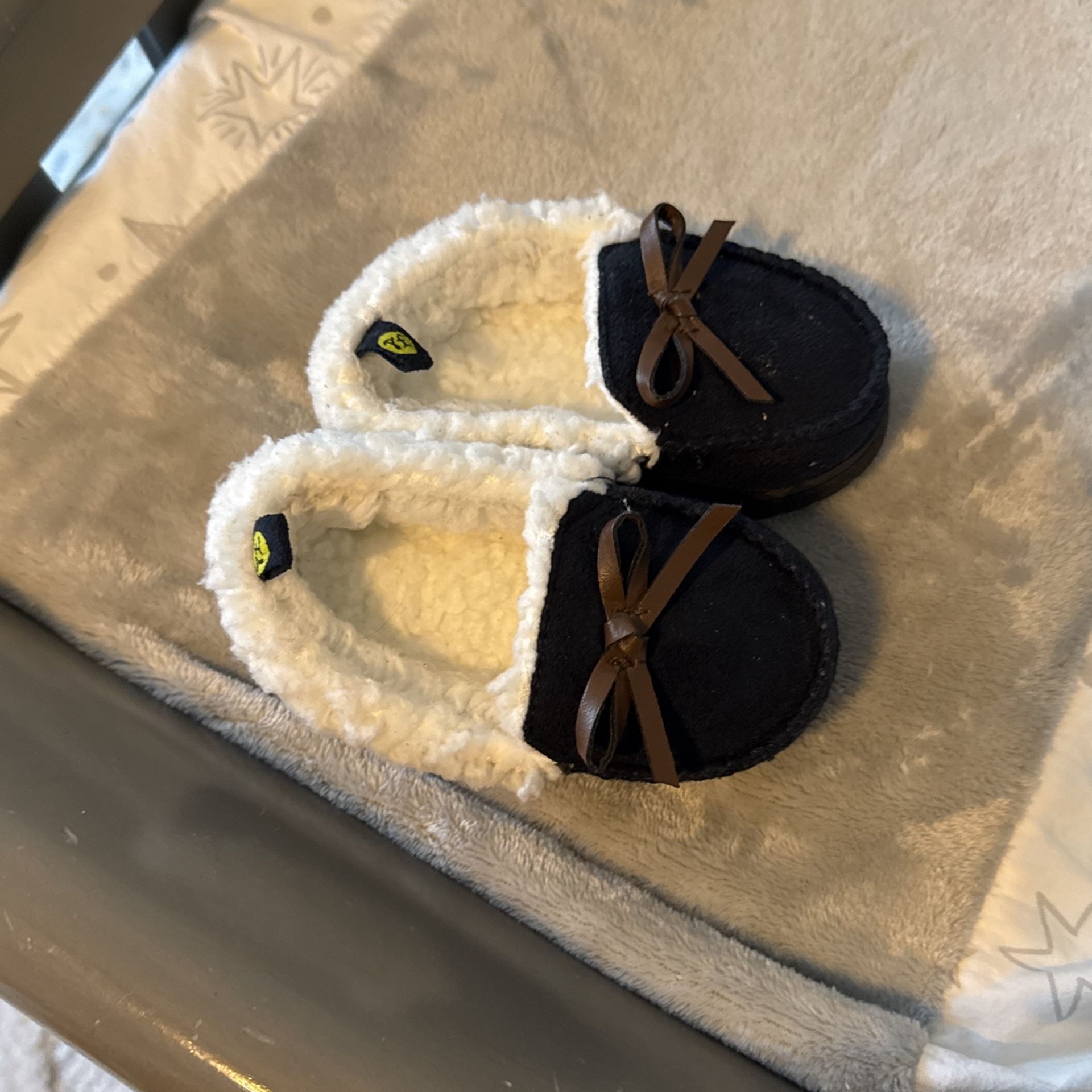 Dream Foam Slippers 6c 