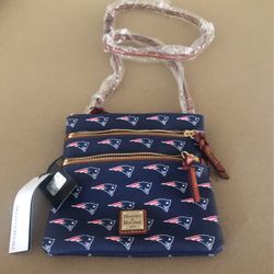 Patriots Dooney & Bourke Triple Zip Crossbody