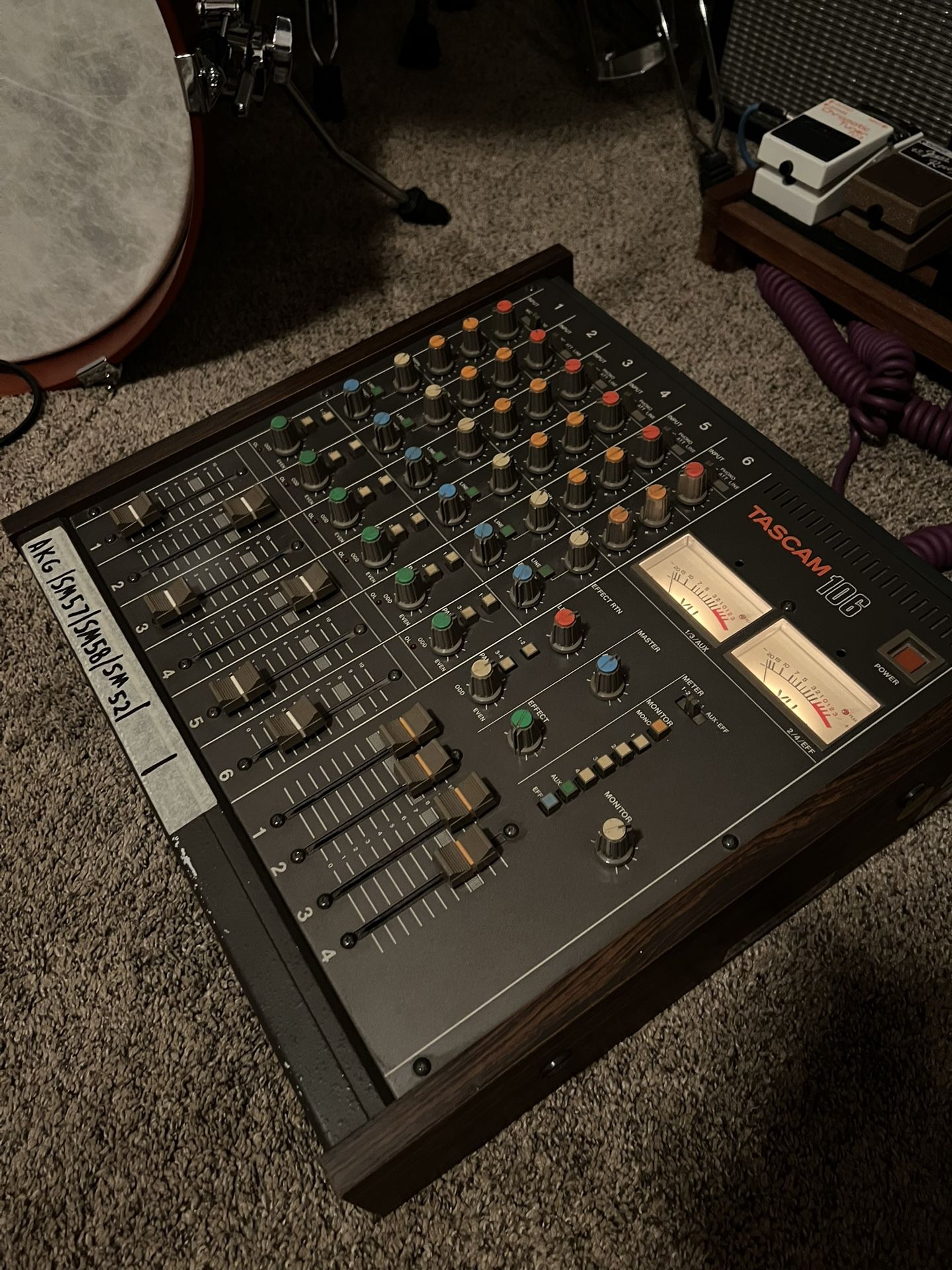 Tascam m106