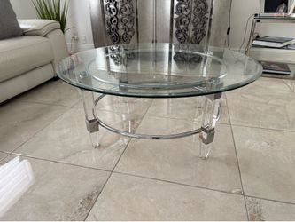 Round Contemporary Glass Top Cocktail Table in Clear