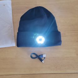 Bluetooth Beanie Hat 5 LED wireless with built-in speakers NEW