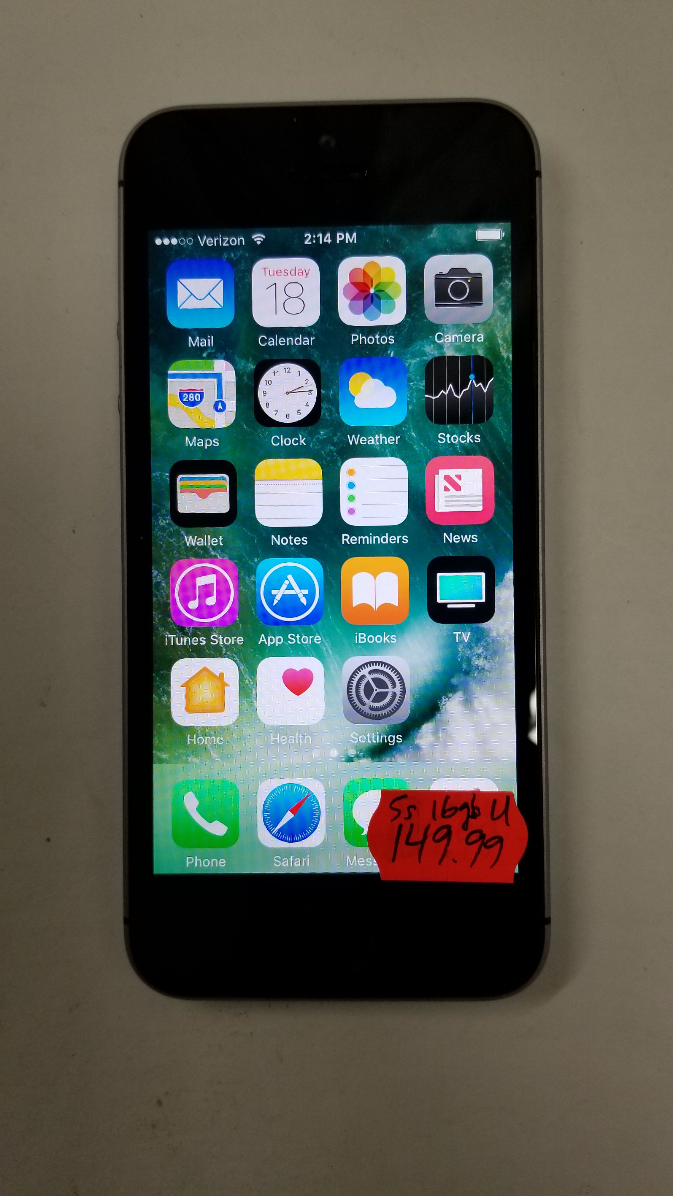 MINT Apple iPhone 5s 16GB Gray (Unlocked)