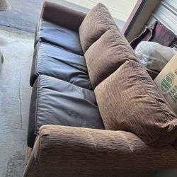 Couch /hideabed 