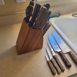 Chicago Cutlery Knives And Block