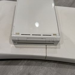 Wii and Wii fit board (can’t read dics)