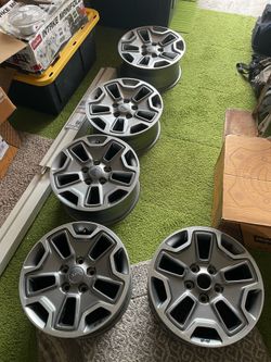 2013 Jeep Wrangler JK OEM 17” mm Wheels/Rims – Set of 5 – 5x5 – Center Caps – $325 OBO